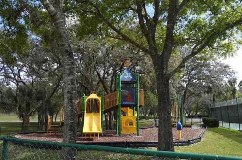 1110 Indian Rdg Trl, Kissimmee FL 34747-1928 exterior