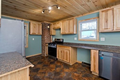 56 Woodmont St, Montgomery, MA 01085-1938