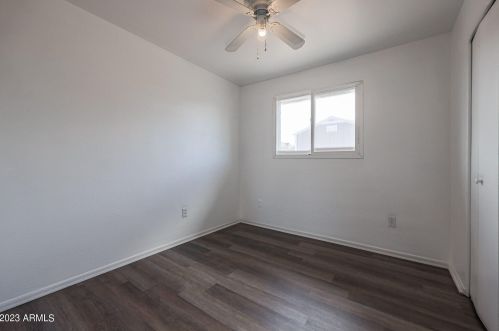 5911 Dailey St, Glendale AZ 85306-4022 exterior