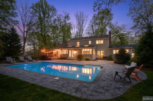 167 Deerfield Ter, Mahwah, NJ 07430-2851