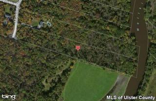 8 Hickory Ridge Dr, Gardiner, NY 12525-5539
