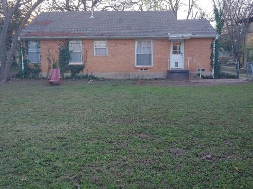 2004 Brown Dr, Denton, TX 76209-2015