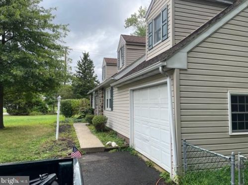 1498 Sweetbriar Ln, Lansdale, PA 19446-3240