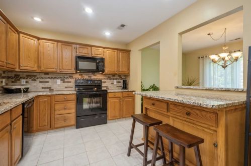 24 Deer Xing Dr, Fishkill NY  12524-1362 exterior