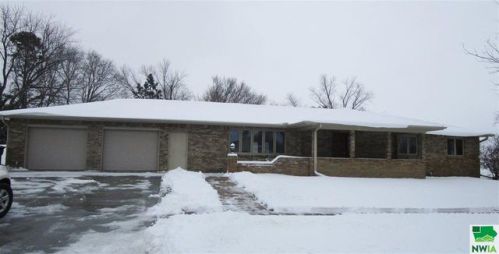 305 John St, Homer, NE 68030-3555