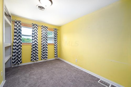 430 Madison Dr, West Jefferson OH  43162-1304 exterior