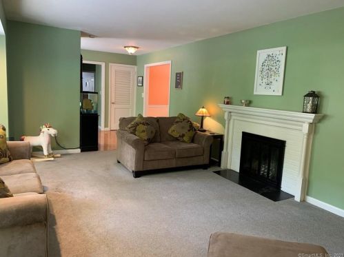 203 Hickory Hill Rd, New Britain CT  06052-1009 exterior