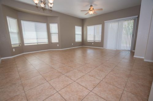 5483 Los Capanos Dr, Sierra Vista, AZ 85635-8302