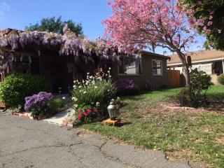 138 Hannalei Dr, Vista, CA 92083-7625