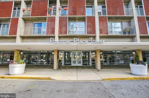 800 4th St, Washington DC  20024-3062 exterior