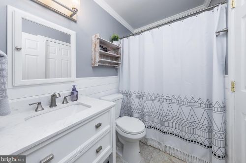 105 Wycombe Ave, West Deptford NJ  08096-4235 exterior