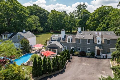 365 Cedar Swamp Rd, Muttontown, NY