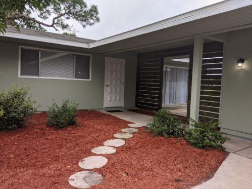 382 Cullman Ct, Fort Pierce, FL 34983-1749
