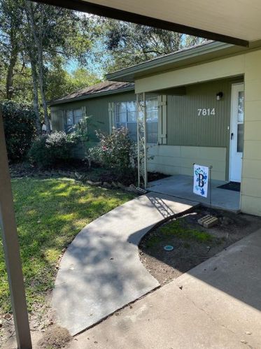 7814 Main St, Needville, TX 77461-8119