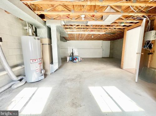 43 Starboard Ct, Dover DE  19901-8802 exterior