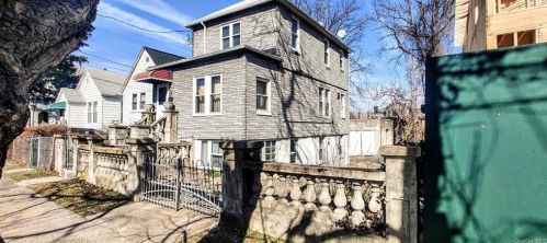 3026 Kingsland Ave, Bronx, NY 10469-3212