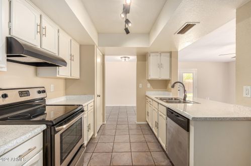 12414 44th Ln, Glendale AZ  85304-2307 exterior