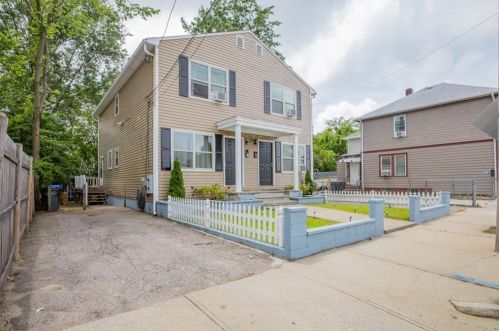 171 Ledge St, Providence, RI 02904-1532