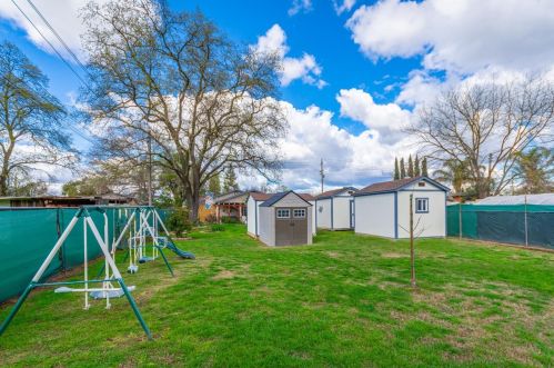 616 Q St, Rio Linda CA  95673-1427 exterior