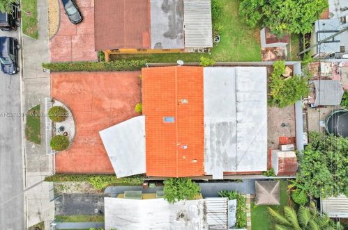 2637 9th Ct, Hialeah FL  33010-1223 exterior