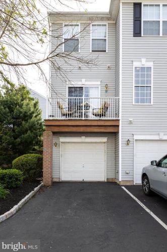 332 Lisa Way, Riverton NJ  08077-1548 exterior