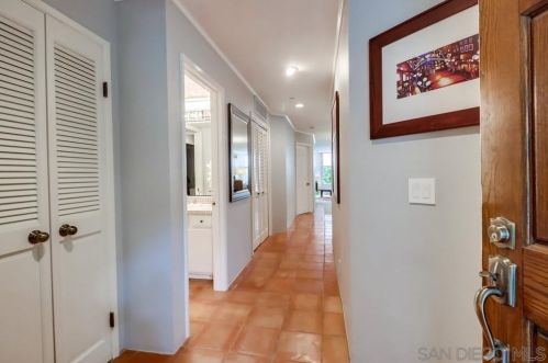 1950 Upas St, San Diego, CA 92104-3273