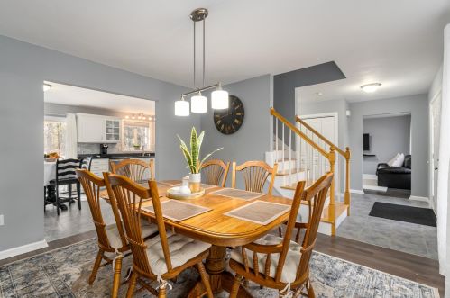 4 Ames Rd, Brookline NH  03033-2304 exterior