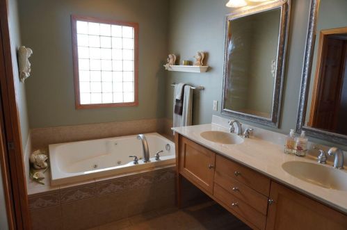 11 Whispering Springs Ct, Fond Du Lac WI  54937-6912 exterior