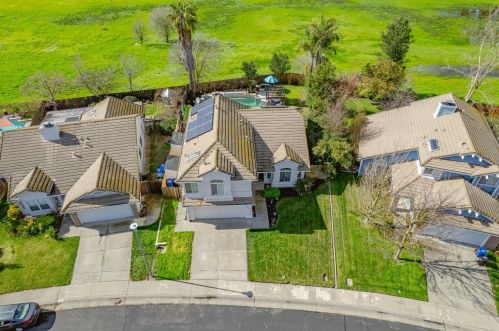 8856 Hiddenspring Way, Elk Grove CA  95758-6153 exterior