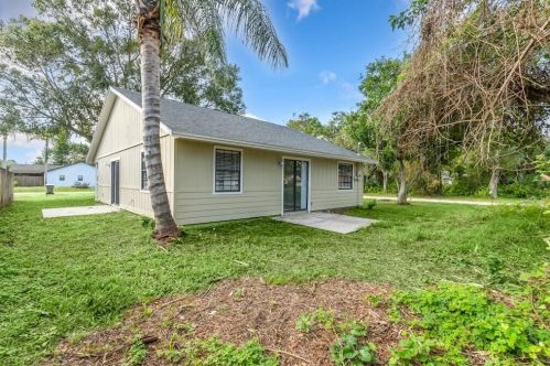 2890 1 Pl, Vero Beach FL 32968-2549 exterior