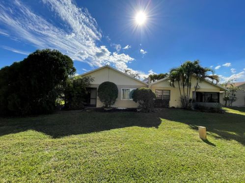 223 1st Cir, Boynton Beach FL  33435-7261 exterior