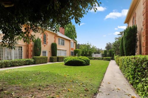 939 Glendale Ave, Glendale CA  91206-2107 exterior