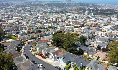 158 Vista Ave, Daly City, CA 94014-1826