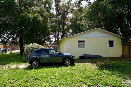 305 Kristin Ct, Umatilla, FL 32784-9526