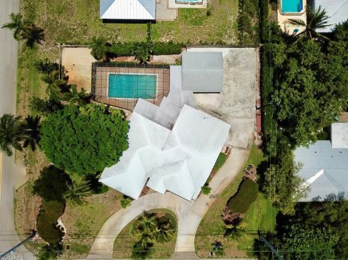 1225 26th Ave, Naples, FL 34103-4548