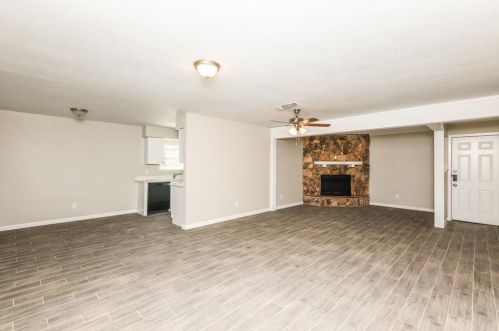 216 Craig St, Burleson TX  76028-3506 exterior