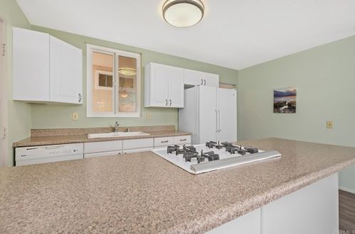 4047 Vista Calaveras St, Oceanside CA  92056-4607 exterior