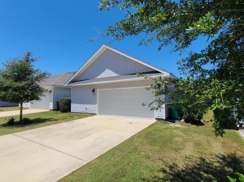 53 Nelly St, Freeport, FL 32439-7616