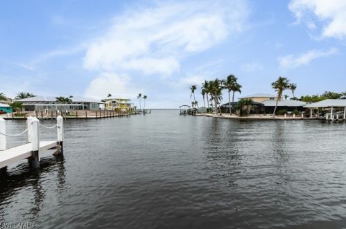 2179 Lemon St, Saint James City FL  33956-2025 exterior