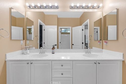 13 Via Niccolo Ct, Lake Elsinore CA  92532-0147 exterior