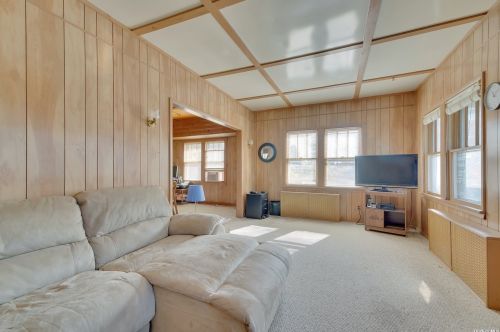 610 Bailey Ave, Greenport NY  11944-1256 exterior