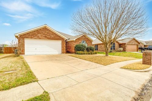 12221 Rolling Ridge Dr, Burleson TX  76028-7549 exterior