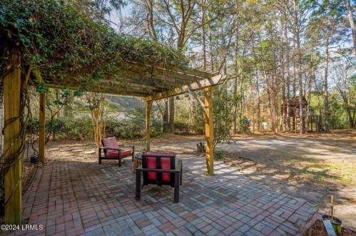 13 James F Byrnes St, Beaufort SC  29907-1940 exterior