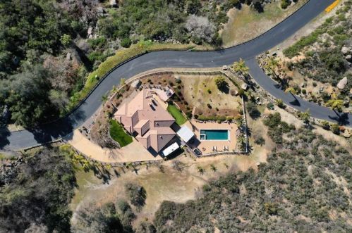 550 Old Stagecoach Run, Alpine CA  91901-1478 exterior