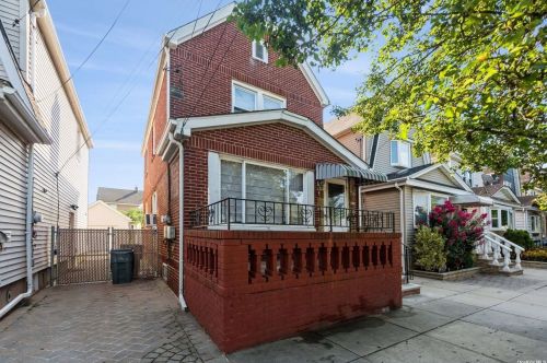 9217 244th St, Floral Park, NY 11001-3912