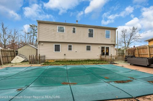 2237 Emerald Park Dr, Lacey NJ  08731-3716 exterior