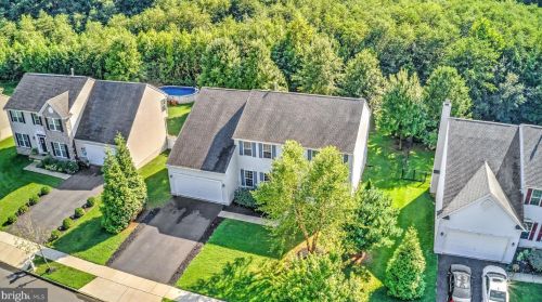 608 Archibald Ln, Florence NJ  08518-4010 exterior