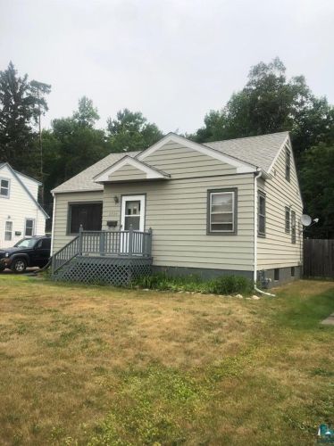 2034 Woodland Ave, Duluth, MN 55803-2466
