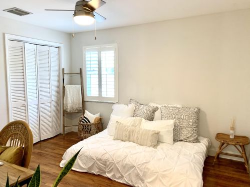 250 10th St, Delray Beach FL  33444-4048 exterior