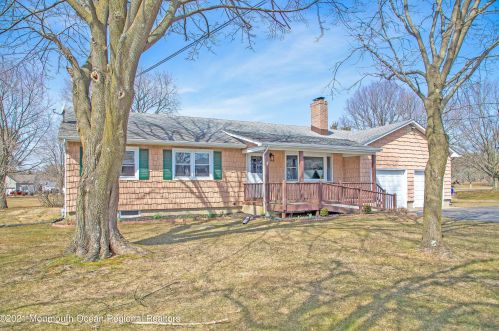 605 Thiele Rd, Bricktown, NJ 08724-1140